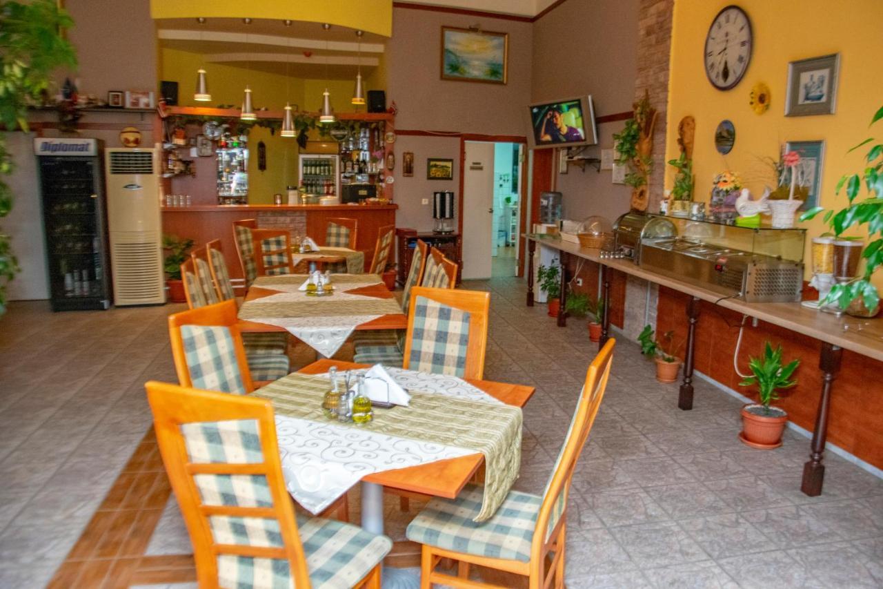 Family Hotel Rainbow Sveti Vlas Exterior photo