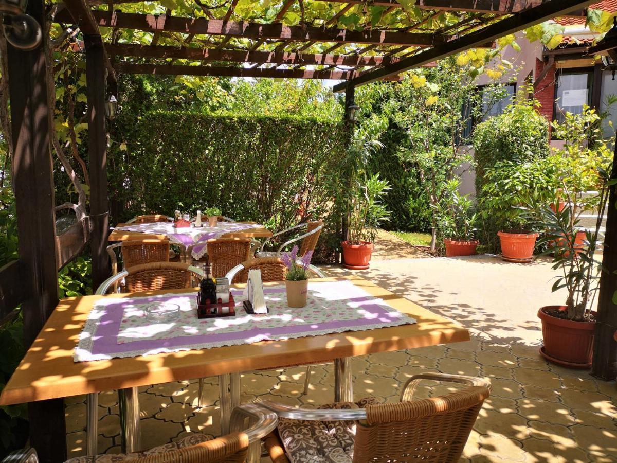 Family Hotel Rainbow Sveti Vlas Exterior photo